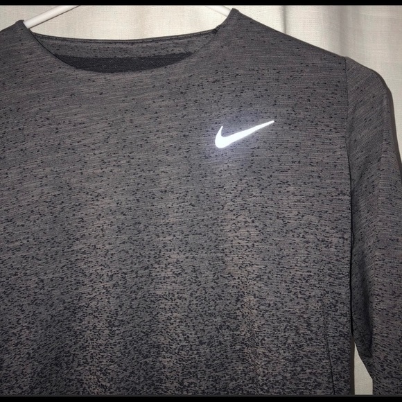 Nike Long Sleeve - Picture 2 of 5